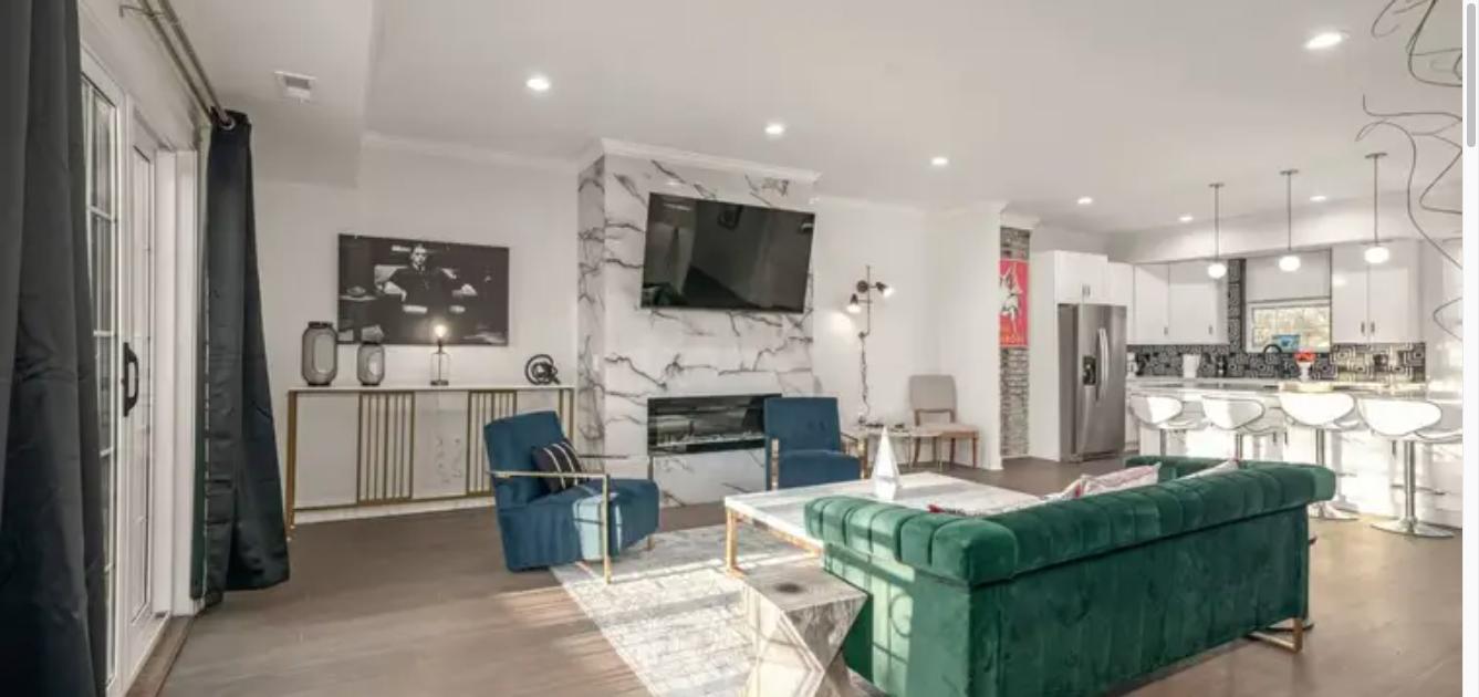 Living room at 511 Campbell St, Unit A furnished corporate apartment in Kansas City